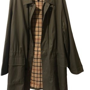 Vintage Brooks Brothers mid length car coat.Lined. Excellent condition.